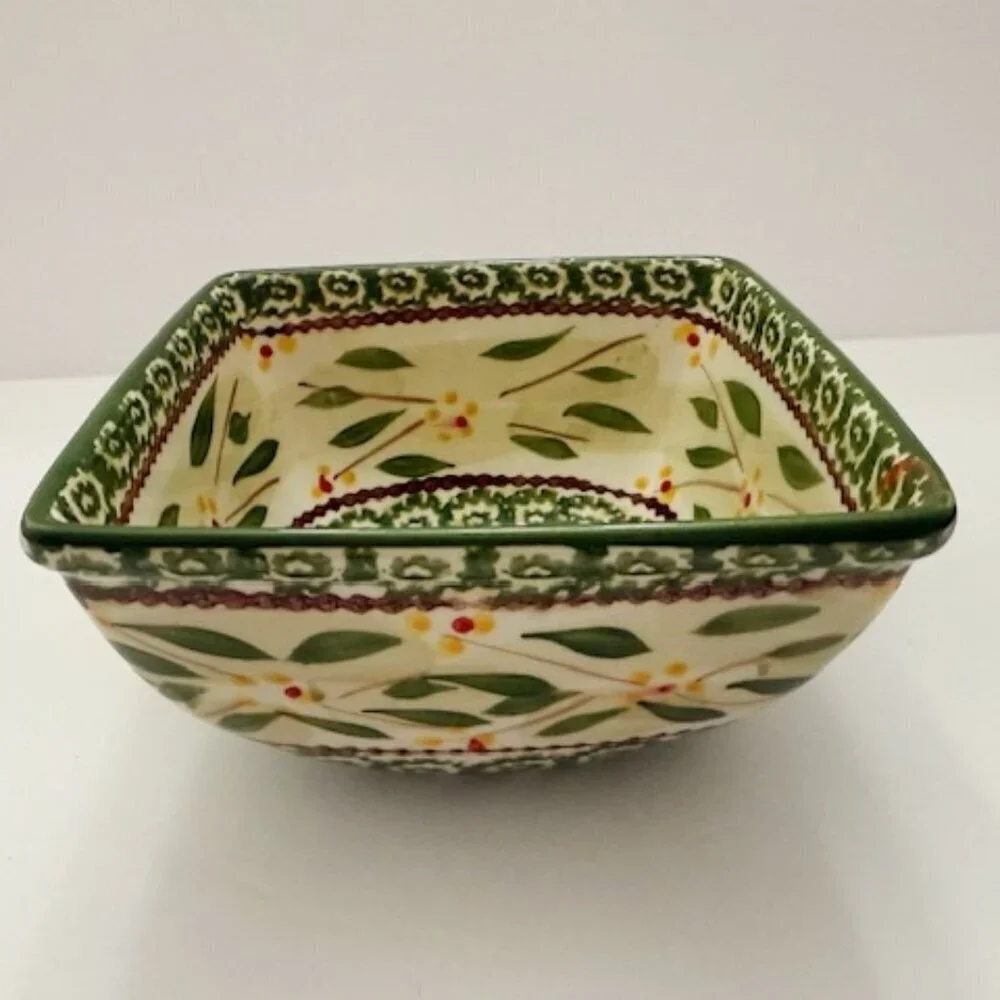 Temp-Tations by Tara Old World Green 6" Square Bowl w/ Lid Bakeware 1.0 Qt. - Picture 3 of 7